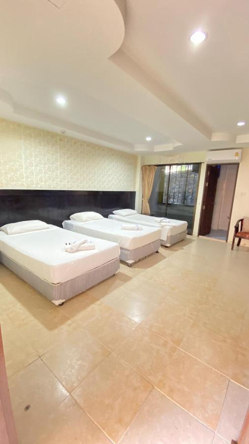 Hill Side Patong Hotel Bagian luar foto