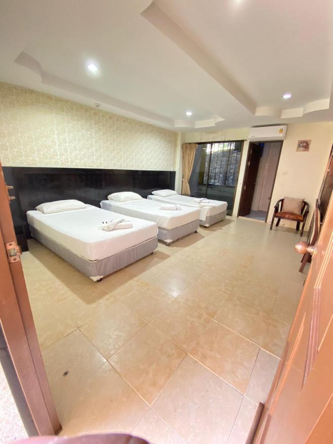 Hill Side Patong Hotel Bagian luar foto