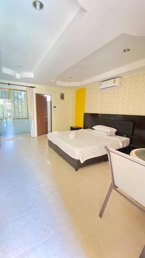 Hill Side Patong Hotel Bagian luar foto