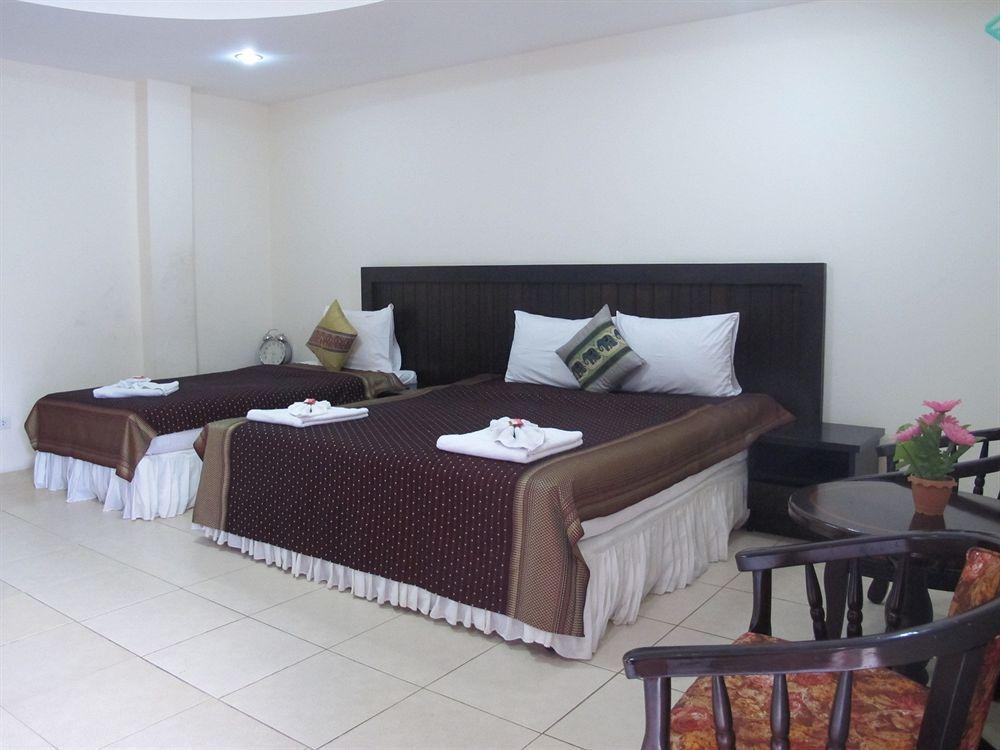 Hill Side Patong Hotel Bagian luar foto