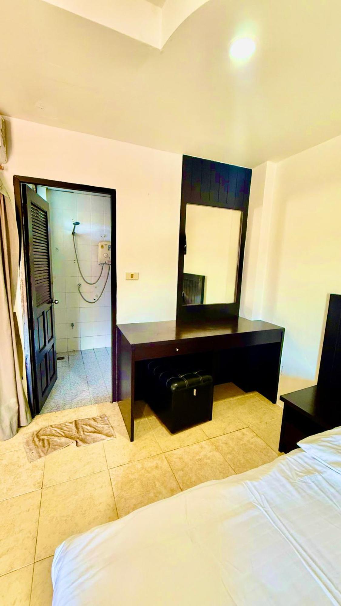 Hill Side Patong Hotel Bagian luar foto