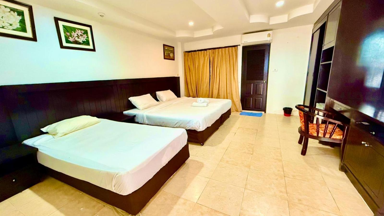 Hill Side Patong Hotel Bagian luar foto