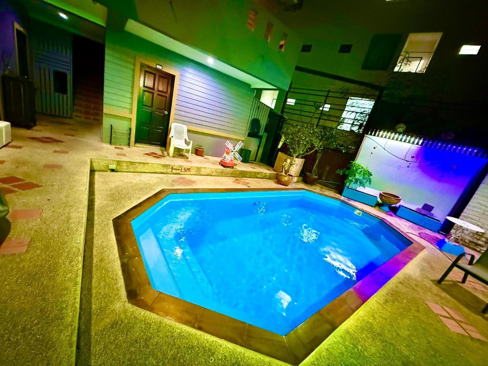 Hill Side Patong Hotel Bagian luar foto